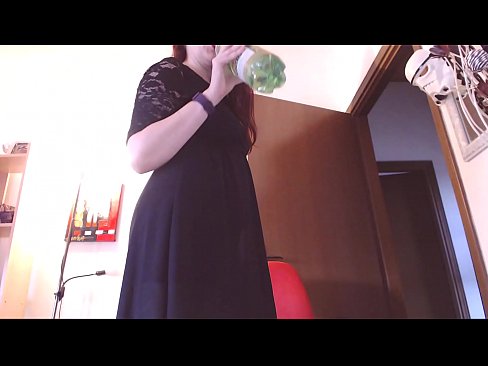 ❤️ ¡Una esclava sumisa a la que le encantan las bragas sucias y exuberantes se ve obligada a masturbarse después de ver este vídeo! ☑ Video de sexo en es.eviewporn.ru ❌️
