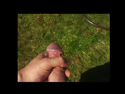 ❤️ Hottie se deja follar el coño rosa y se corre con un chorro en un jardín de verano ☑ Video de sexo en es.eviewporn.ru ❌️