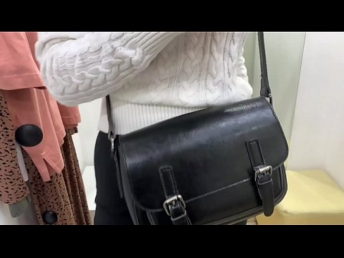 ❤️ Masturbación pública de la joven zorra FeralBerry con un consolador en el probador ☑ Video de sexo en es.eviewporn.ru ❌️